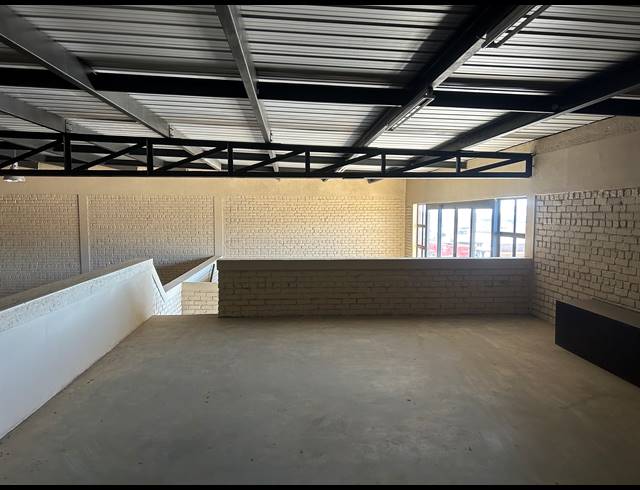 334M² WAREHOUSE TO LET IN POMONA